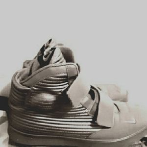 ●●●SOLD●●●...Nike fly stepper 2K3 2015 in 10.5